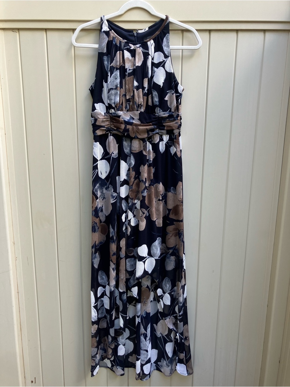 Gorgeous beachy high low maxi dress asymmetrical ruched navy cream 4P